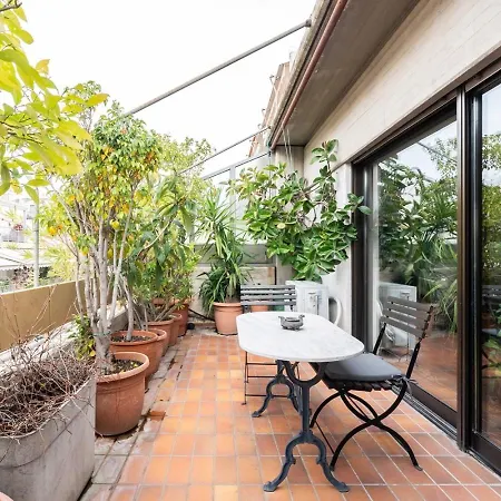 Lycabettus View Vintage Penthouse Flat In Exarchia