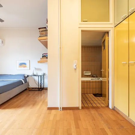 Lycabettus View Vintage Penthouse Flat In Exarchia Apartment